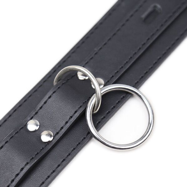 Collier avec laisse OHMAMA Fetish, avec sa chaîne et ses anneaux