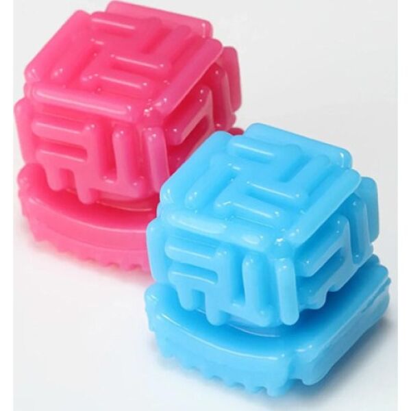 Masturbateur Tenga Bobble Crazy Cubes en bleu et rose, à côté de son étui
