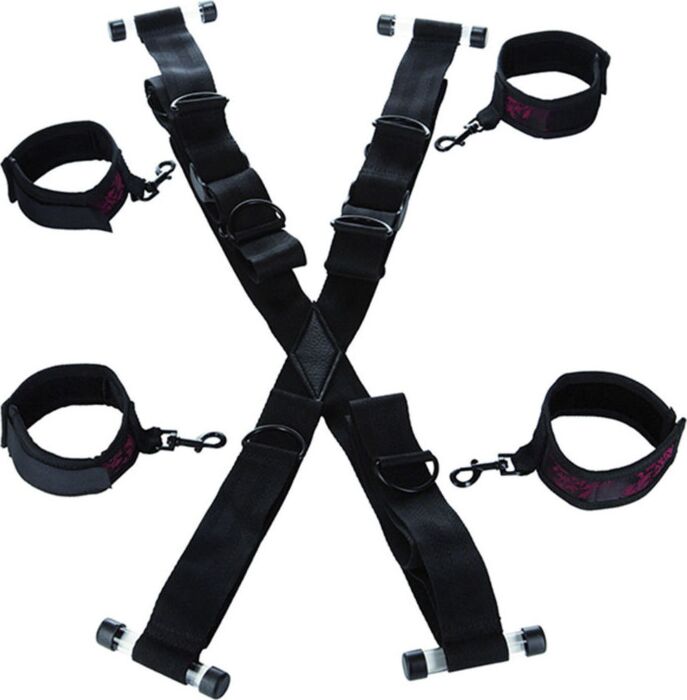 Menottes de porte CALEXOTICS Scandal en croix Menottes de porte CALEXOTICS Scandal en croix